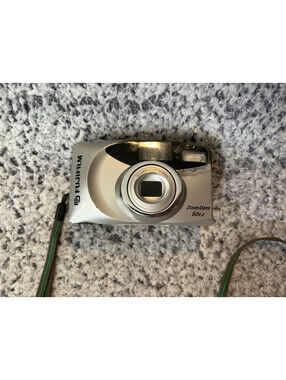 Fujifilm Zoom Date 60EZ 35mm Film Camera Silver Auto Focus Powers On